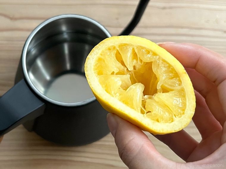 電気ケトルとレモン