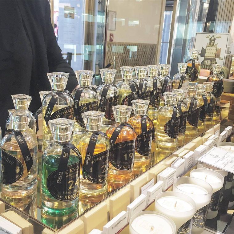 クリグラーの店内に並ぶ香水