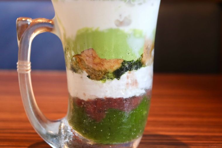 ジョッキパフェ抹茶の中身