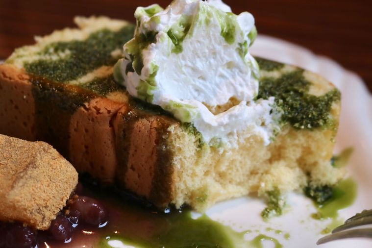 抹茶シフォンの断面