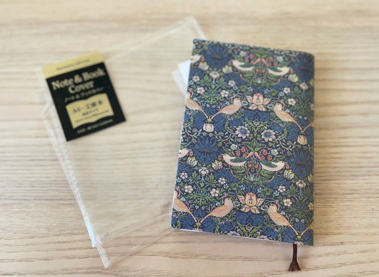 セリアのノートブックカバーを文庫本に装着