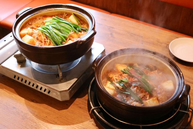 赤からの通常の鍋と激辛鍋