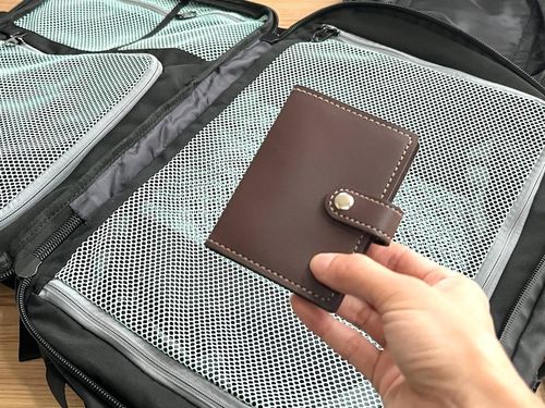 こんな使い方があるとは！カードケースのパッキング術に「探しやすい」「旅行以外でも使える」