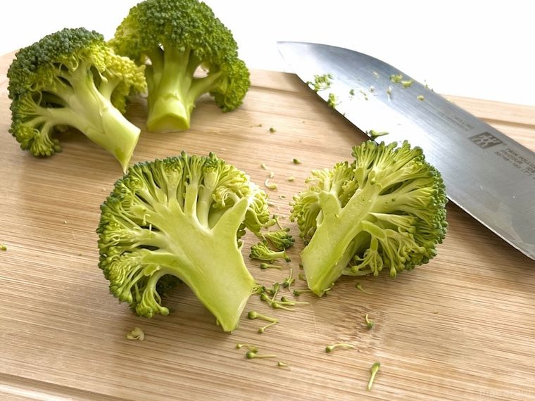 ぽろぽろに崩れたブロッコリー