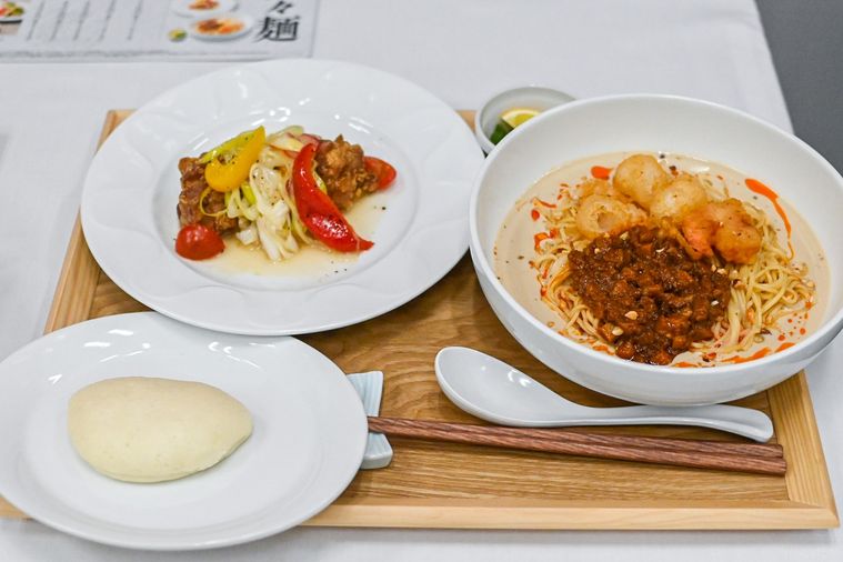 担々麺のセット