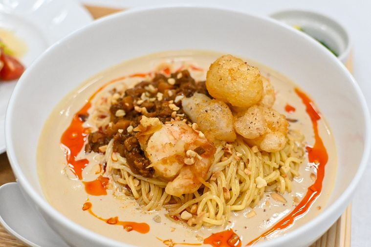 担々麺のアップ