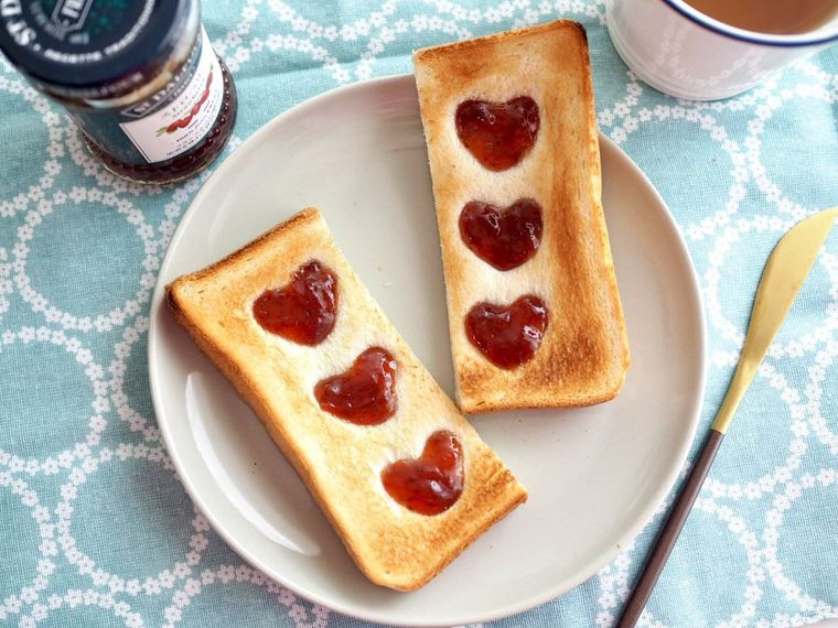 トーストのハートアレンジ
