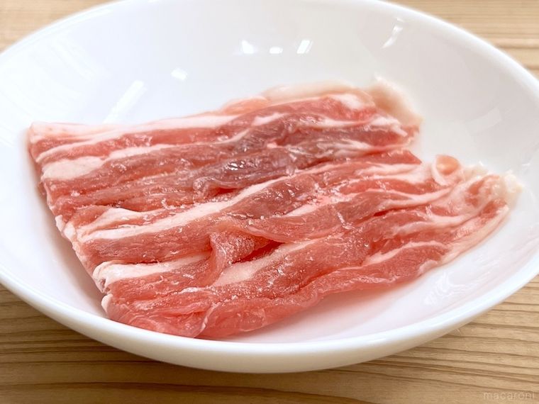 半解凍状態の豚バラ肉