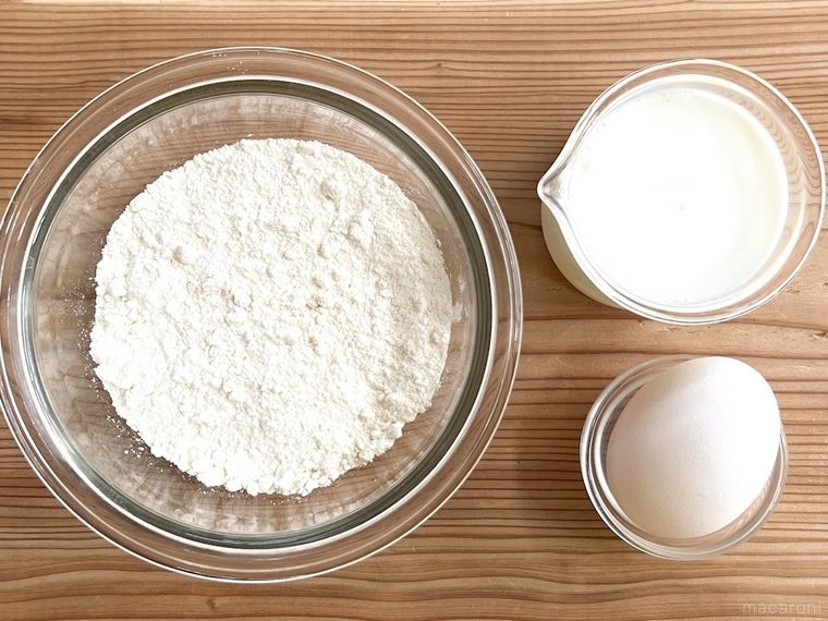 ホットケーキミックス、牛乳、卵