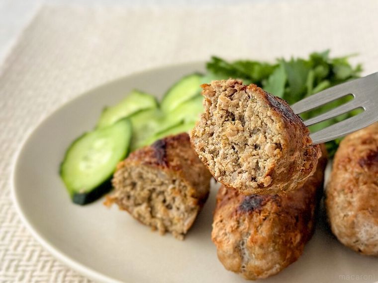 チェンマイソーセージの素で作ったソーセージの断面