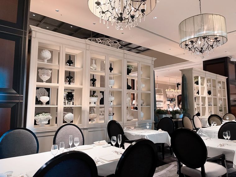 インターコンチネンタル東京ベイのイタリアンダイニングジリオンの内装