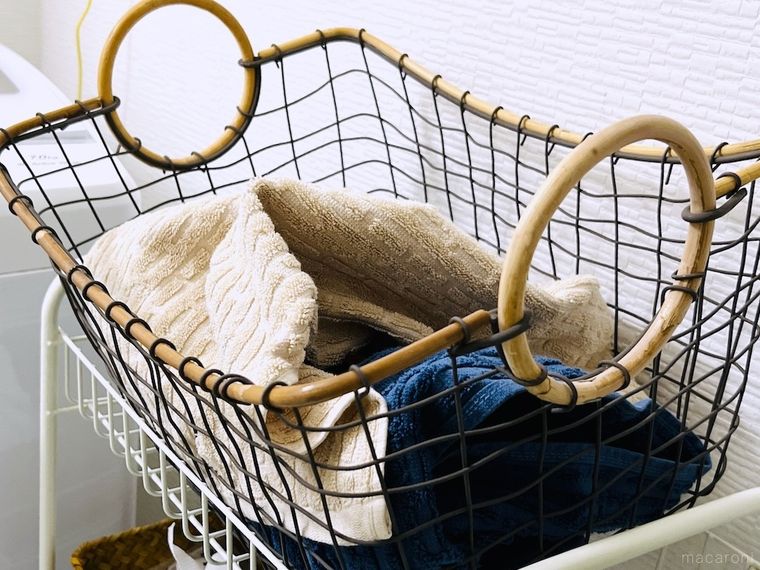 フェイスタオルが入ったカゴ