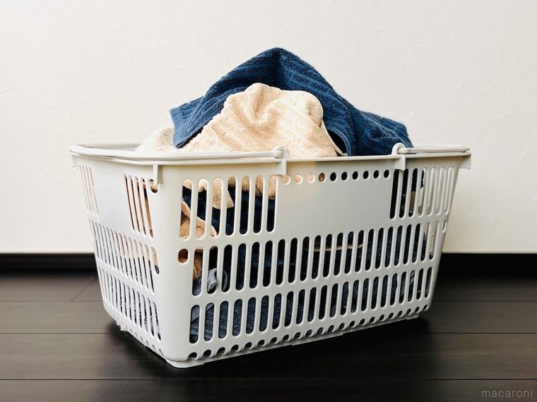 洗濯物が入ったカゴ