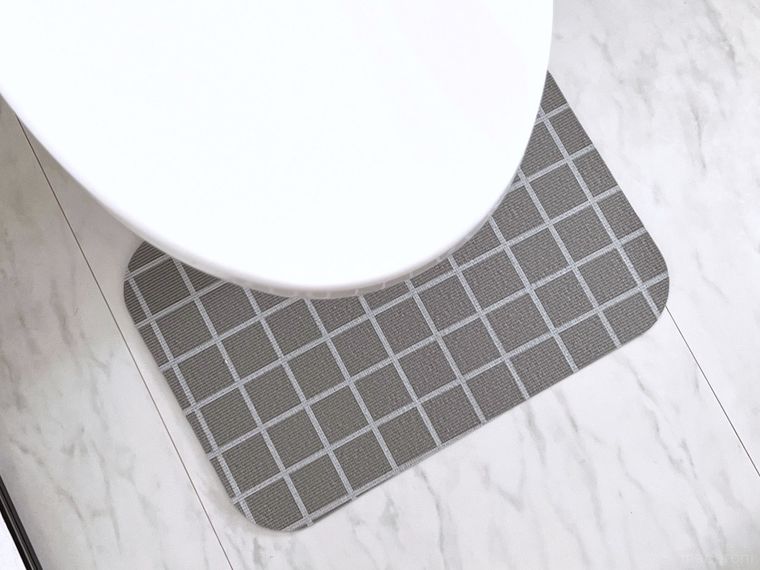 拭ける素材のトイレマット