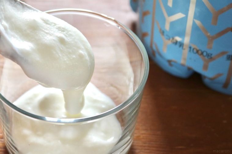 ヨーグルトをとっている