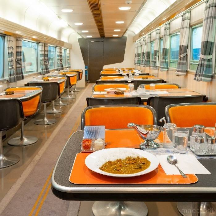食堂車のビーフカレー」がよみがえる。昭和の旅の思い出をレトルトで