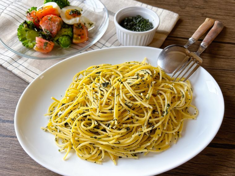 大葉ジェノベーゼ風パスタ、トマトとブロッコリー、ゆで卵の大葉ジェノベーゼ風和え