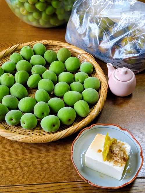 一度で2品青梅のハーブしょうゆ漬け