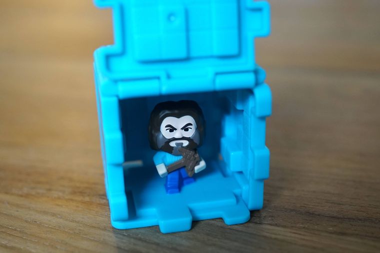 ダイヤモンドブロックとスティーブの使用イメージ