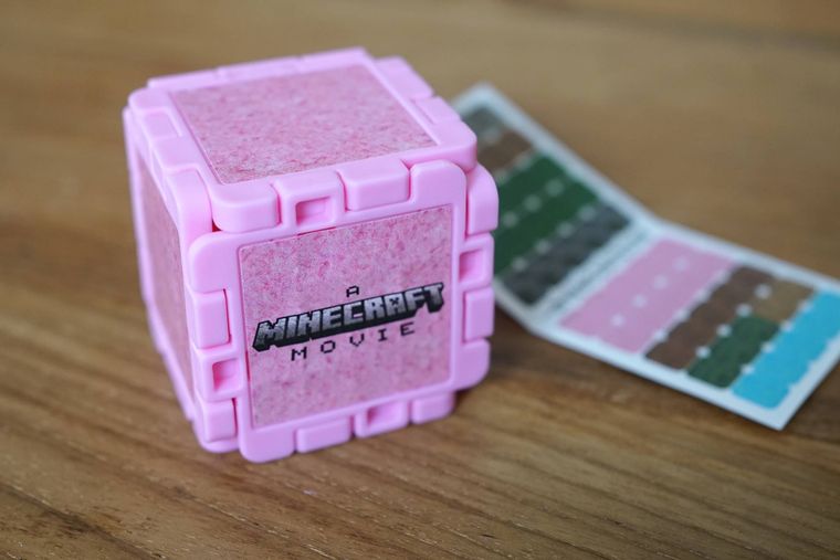 「ピンクのウールブロックとピンク羊」のイメージ