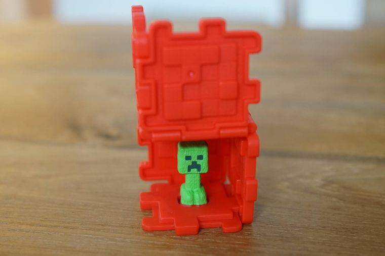 レッドストーンとクリーパーの使用イメージ