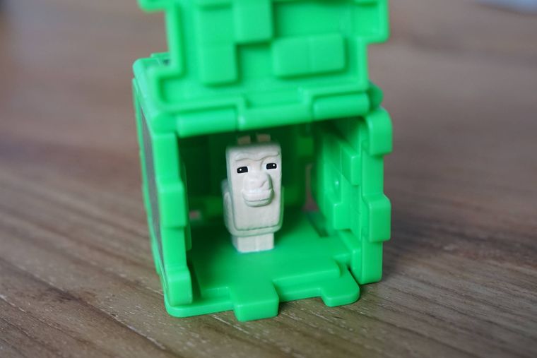 草ブロックとラマの使用イメージ