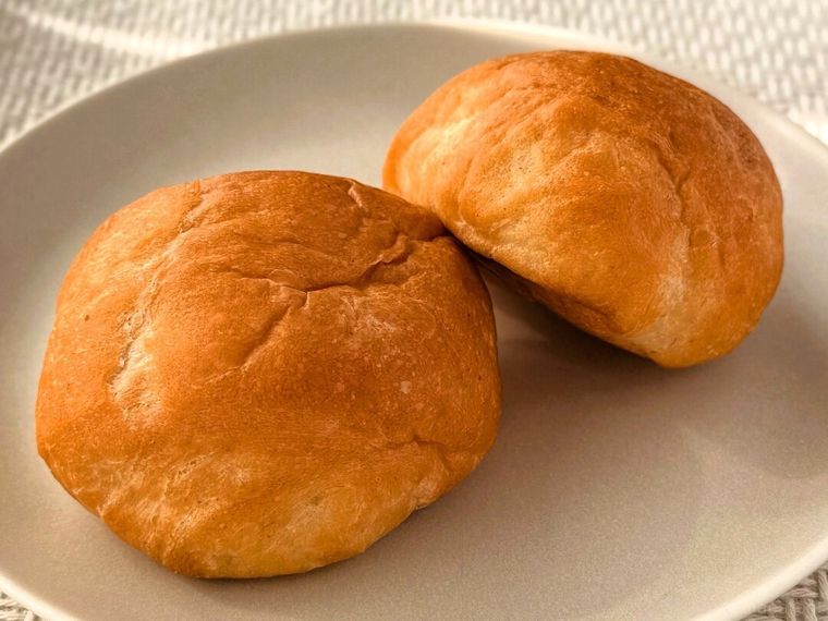 パッケージから取り出した7プレミアム 塩バターパン