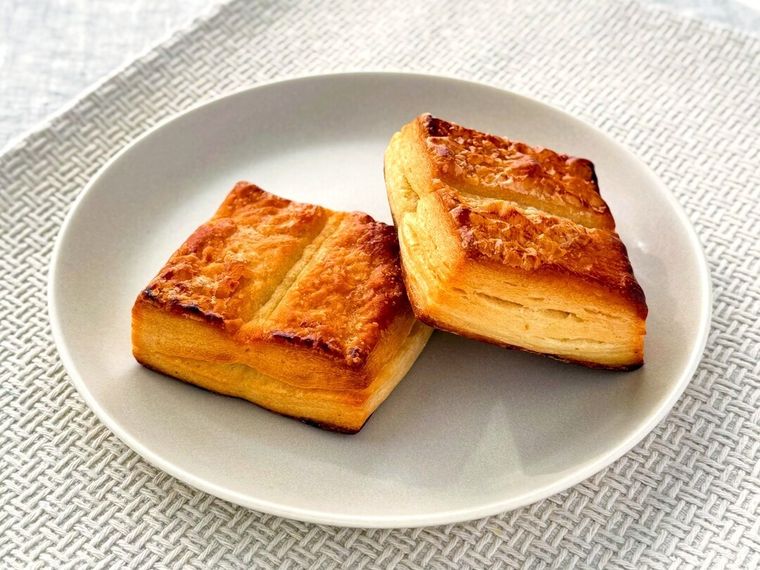 パッケージから取り出した7P しっとり食感バタービスケット2個入