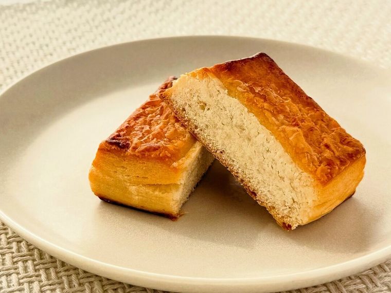 7P しっとり食感バタービスケット2個入の断面
