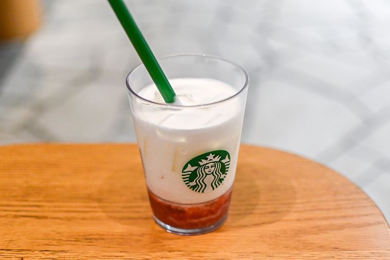 ドリンクを斜めから