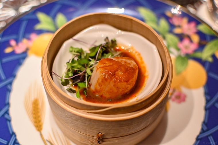 ソースがかかったホタテ