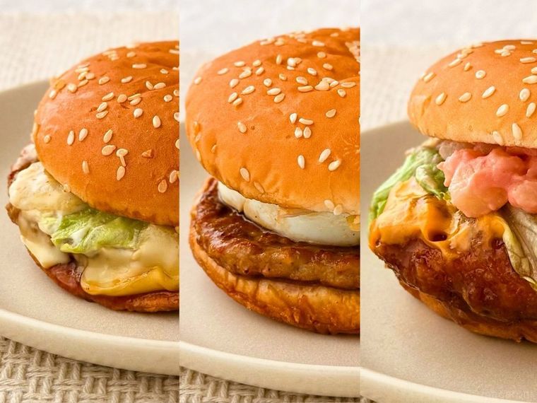白皿にのった3種類のご当地バーガーが並んでいる様子