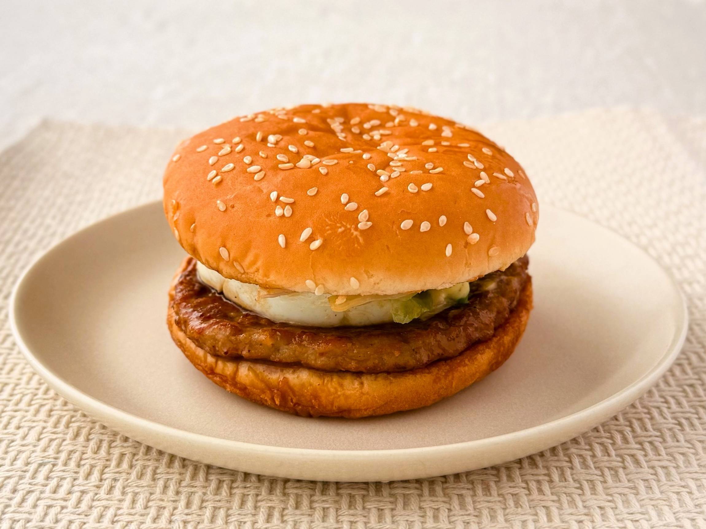 マクドナルドの新メニューを一挙紹介！話題のグランドセットやご当地