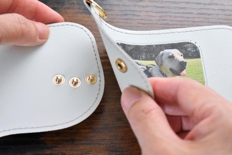 カップホルダーのホック部分