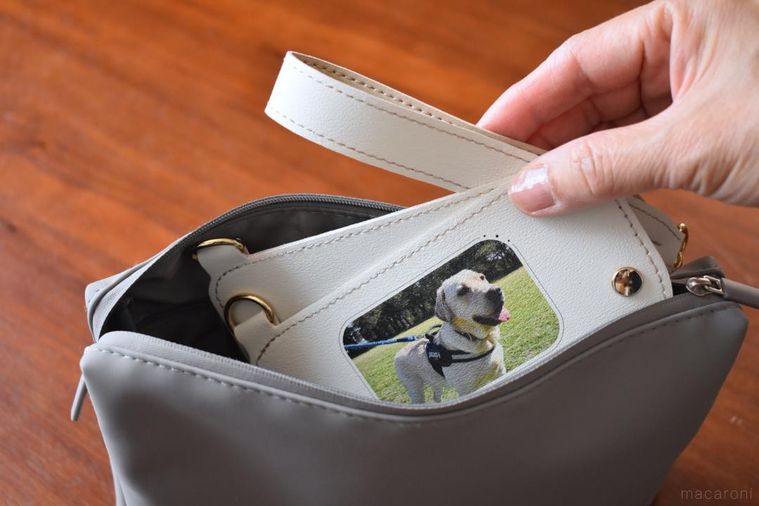 ポーチの中に入れたカップホルダー