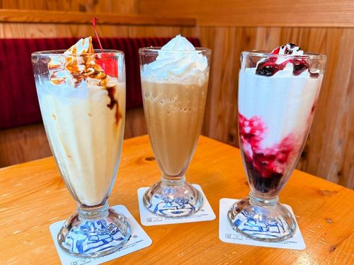 新作「コメダのフラッペ」3種を飲み比べ！クラシックプリンやコーヒー、ブルーベリーヨーグルトが勢ぞろい