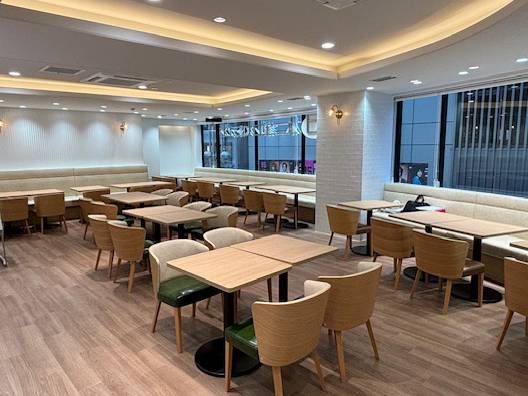 不二家レストランの内観