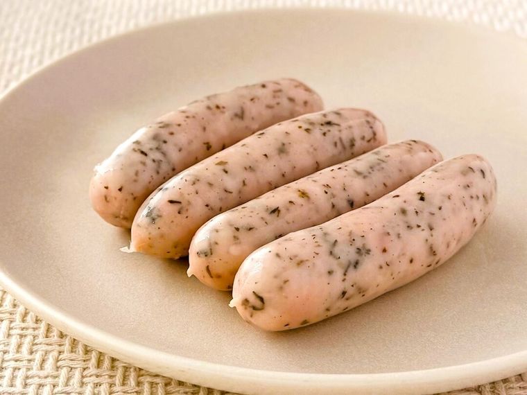 焼く前の「やみつきになるゆかり使用ウインナー」