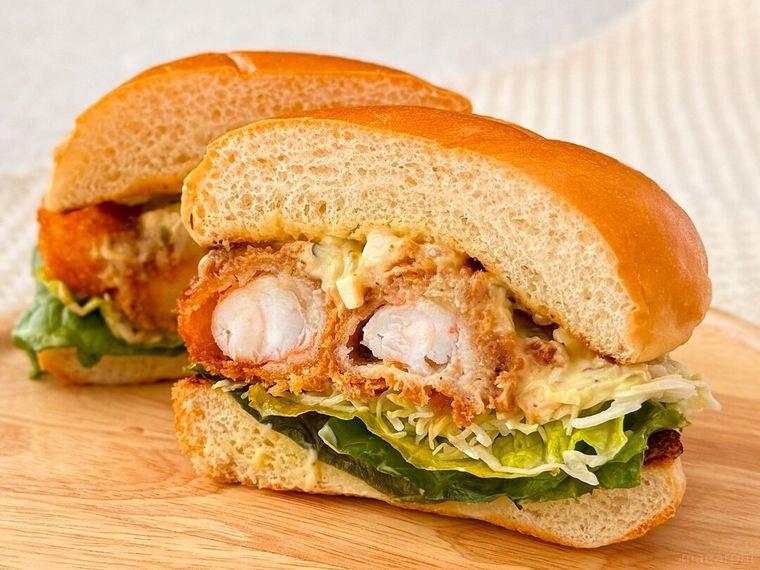 海老エビフライバーガーの断面