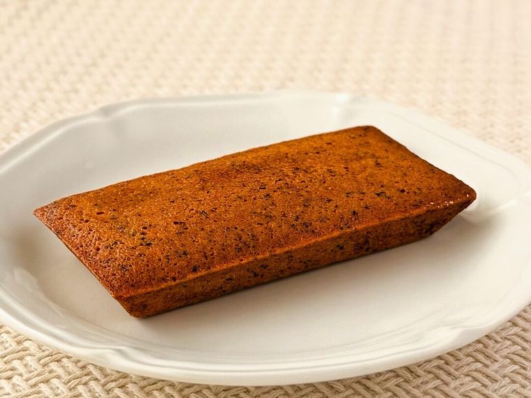 袋から取り出した紅茶フィナンシェ