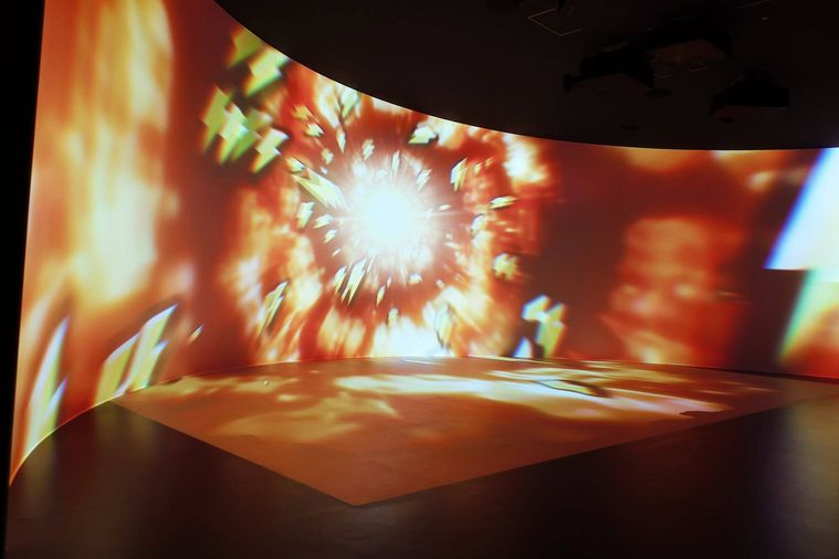 2. プロジェクションマッピング体験