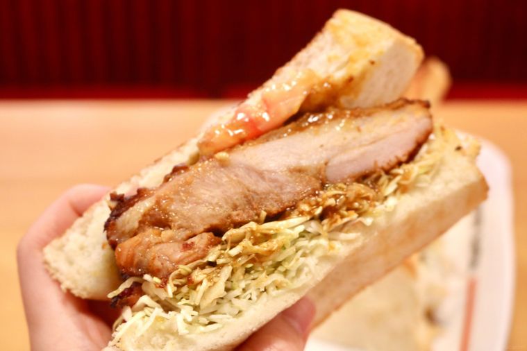 タンドリーチキンホットサンドの断面