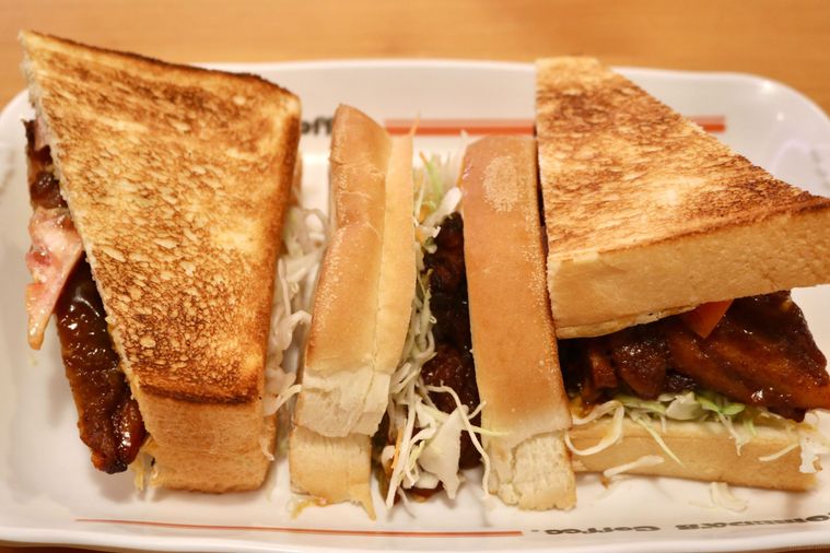 コメダ珈琲店のタンドリーチキンホットサンド