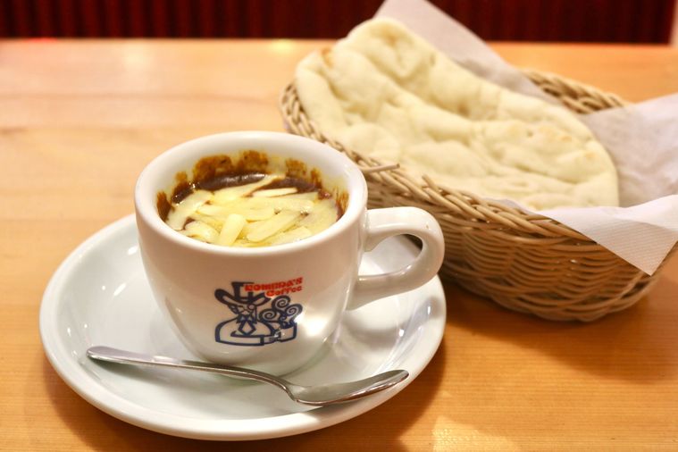 コメダ珈琲店のチーズカリーとナン