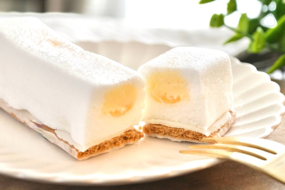 ふわしゅわ食感。ローソン新作「ご褒美スティックケーキ」のレモンの