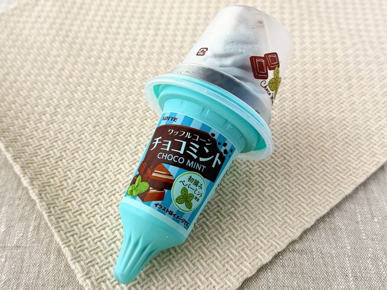 「ワッフルコーンチョコミント」のパッケージ