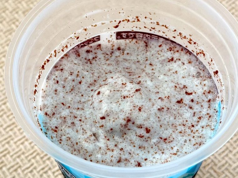 混ぜた「チョコミントフラッペ」の表面