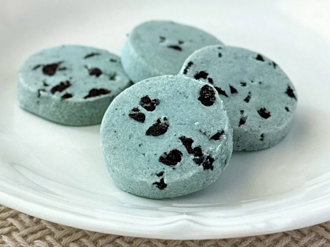 しっとりまろやか。ファミマ「チョコミントクッキー」の気になるミント