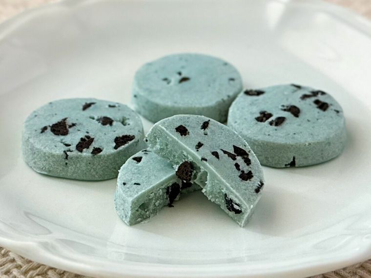 とろけるチョコミントクッキーの断面