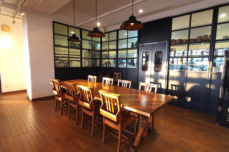 レストランのテーブル